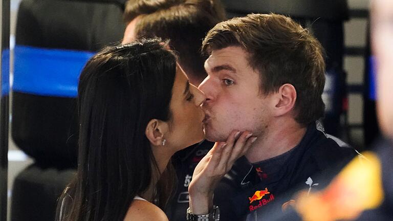 Max Verstappen mit Freundin Kelly Piquet       -  Max Verstappen und Freundin Kelly Piquet erwarten Nachwuchs.