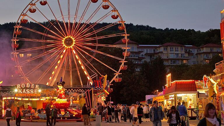 Volksfeststimmung in Bad Mergentheim: Am Festplatz laufen bis Montag die Fahrgeschäfte.&nbsp;