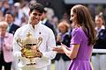 Wimbledon 2024 - Finale       -  Carlos Alcaraz gewann nach den French Open auch Wimbledon und bekam den Siegerpokal von Prinzessin Kate.