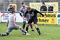 Knetzgaus Jonas Seuffert (rechts) und die Fatschenbrunner (von links) Jan Slawik und Kevin Ludwig im Kampf um den Ball