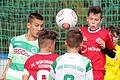 Vollversammlung vor dem Kickers-Tor: Die Würzburger Lukas Dill (rechts) und Benjamin Desic (Nr. 8) versuchen, die Greuther Fürther Luka Bagaric (links) und Frederik Ruß (Nr. 9) vom Kasten fernzuhalten.