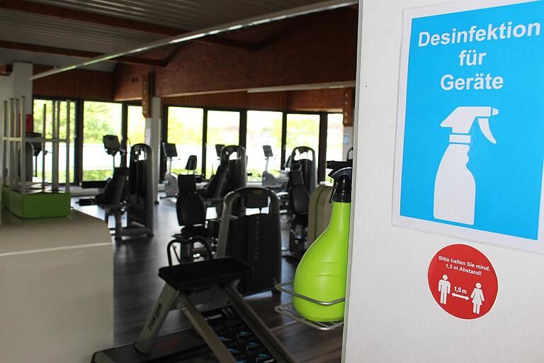 Auch mit Abstands- und Hygieneregelungen ist derzeit kein Fitnesstraining im Innenbereich gestattet.