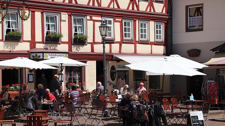 Die Personalsituation in den Gaststätten in Main-Spessart ist nach wie vor angespannt. Das Bild zeigt den Gasthof Schönbrunnen in Lohr (Archivfoto).