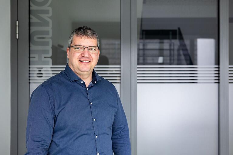 Der Gädheimer Bürgermeister Peter Kraus möchte das Ehrenamt des Bürgermeisters in Gädheim noch länger ausüben. Der Gädheimer Bürgermeister Peter Kraus möchte das Ehrenamt des Bürgermeisters in Gädheim noch länger ausüben.