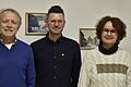 Ab Februar 2025 erhält die Königsberger Allgemeinarztpraxis von Ronald Meisch (links) Verstärkung durch den jungen Arzt Manfred Geiß (Mitte). Mit im Bild: Die angestellte Ärztin Renata Amend.