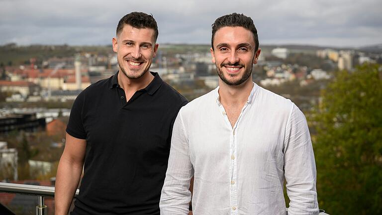 Mathias und Goran aus Würzburg waren als 'Verführer' in der fünften Staffel 'Temptation Island VIP' bei RTL+ zu sehen. Mathias und Goran aus Würzburg waren als 'Verführer' in der fünften Staffel 'Temptation Island VIP' bei RTL+ zu sehen.