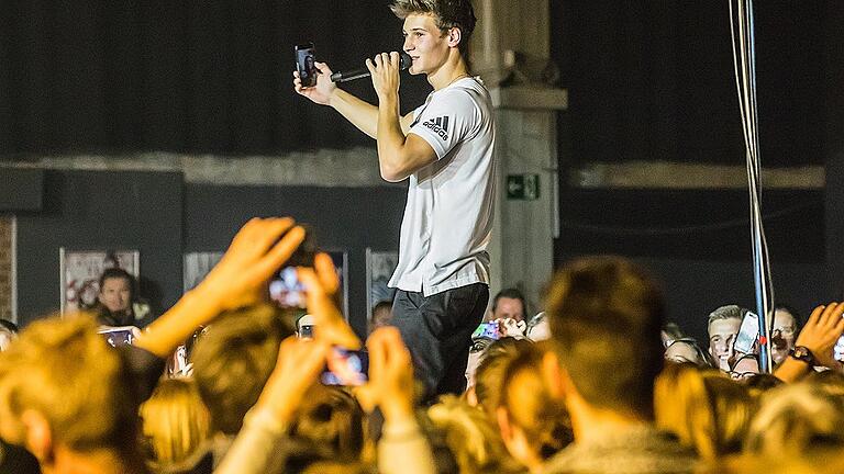 Wincent Weiss wird sein Konzert im Dettelbacher Industriegebiet Ost an der B 22 abhalten. Die Stadt tritt als Veranstalter auf. Wincent Weiss wird sein Konzert im Dettelbacher Industriegebiet Ost an der B 22 abhalten. Die Stadt tritt als Veranstalter auf.