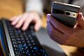 Digitale Medien       -  Etwa vier Prozent der Menschen im Alter zwischen 16 und 74 Jahren waren vergangenes Jahr in Deutschland sogenannte Offliner – sie hatten noch nie das Internet genutzt. (Symbolbild)