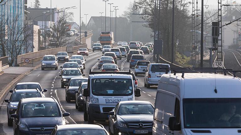 Blick auf die Verkehrssituation am Stadtring Süd (Mittlerer Ring)