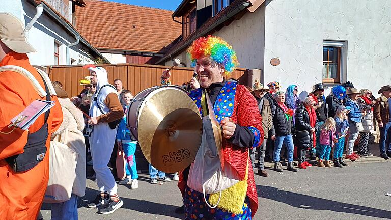 Fuschter Musikanten       -  Bernd Uebel gibt den Takt an.