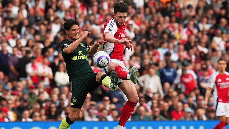 FC Arsenal - FC Brentford - Gala gegen Real, Enttäuschung gegen Brentford: Arsenals Declan Rice (r.) erlebt eine Woche mit Höhen und Tiefen. FC Arsenal - FC Brentford - Gala gegen Real, Enttäuschung gegen Brentford: Arsenals Declan Rice (r.) erlebt eine Woche mit Höhen und Tiefen.