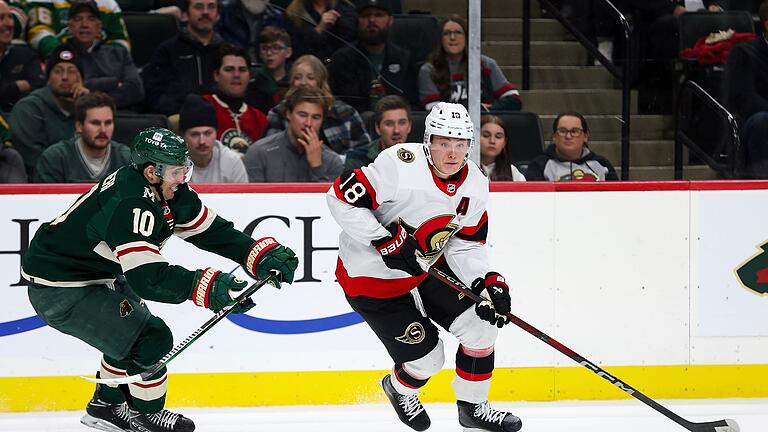 Tim Stützle       -  Tim Stützle hat bereits im vergangenen Jahr einen hochdotierten Vertrag in der NHL unterschrieben.