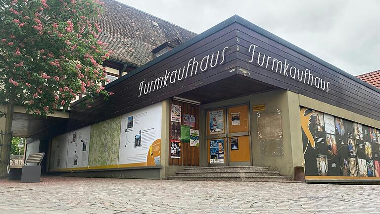 Das Turmkaufhaus in Karlstadt konnte am Donnerstag begangen werden. Direkt im Anschluss war es Hauptthema in der Bürgerversammlung.