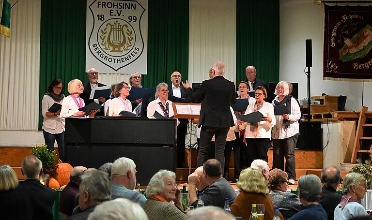 Der gemischte Chor des Gesangvereins Hafenlohr. Der gemischte Chor des Gesangvereins Hafenlohr.