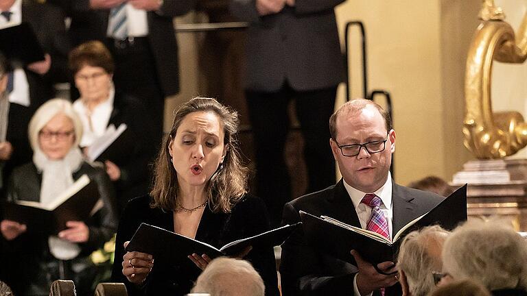 Die vier Gesangssolisten überzeugten ihr Publikum, im Bild Barbara Buffy (Alt) und Sebastian Köchig (Tenor). Die vier Gesangssolisten überzeugten ihr Publikum, im Bild Barbara Buffy (Alt) und Sebastian Köchig (Tenor).