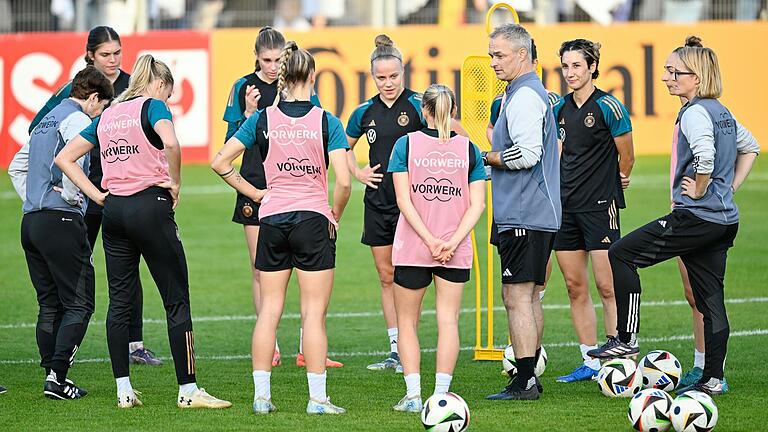 Hat wenig Zeit, um dem neu zusammen gestellten DFB-Team seine Spielphilosophie zu vermittel: Frauen-Bundestrainer Christian Wück