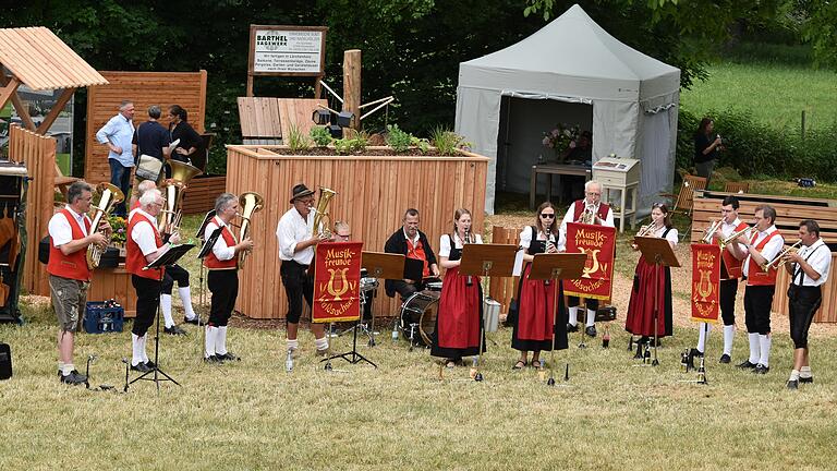 Die Musikfreunde Waldsachsen sorgten für die musikalische Umrahmung. Die Musikfreunde Waldsachsen sorgten für die musikalische Umrahmung.
