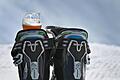 alkoholgrenze beim skifahren.jpg       -  Die Skistiefel als Bierhalter – eine Promillegrenze auf der Piste kommt dieser Idee in Deutschland zumindest nicht in die Quere.