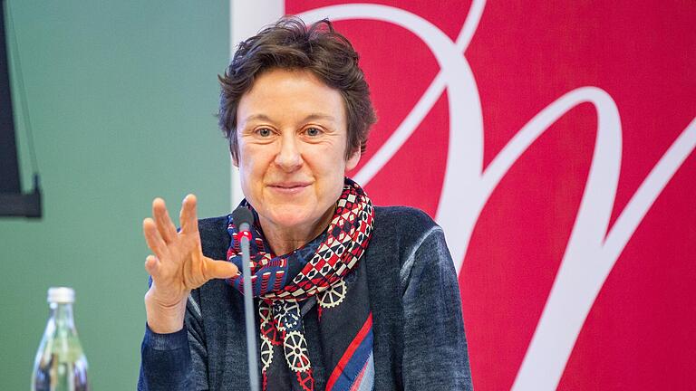 Isabel Mundry: 'Ich fand schon im Klavierunterricht immer die Übergänge interessanter als die Hauptthemen.' Isabel Mundry: 'Ich fand schon im Klavierunterricht immer die Übergänge interessanter als die Hauptthemen.'