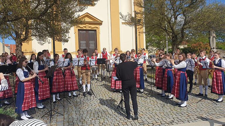 Jugendblasorchester Kürnachtal e.V. Jugendblasorchester Kürnachtal e.V.