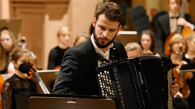 Virtuos am Akkordeon: Der aus Serbien stammende Nedeljko Banjanin, ausgezeichnet in diesem Jahr mit dem Musikpreis der Keck-Köppe-Förderstiftung.