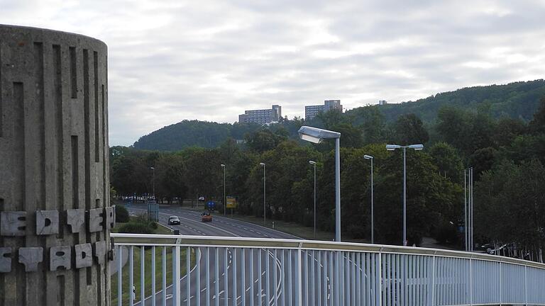 Abfahrt an der Falaiser Brücke, Ankunft am Rhön-Klinikum Campus so sieht derzeit Planung für die Bad Neustädter Seilbahn aus.