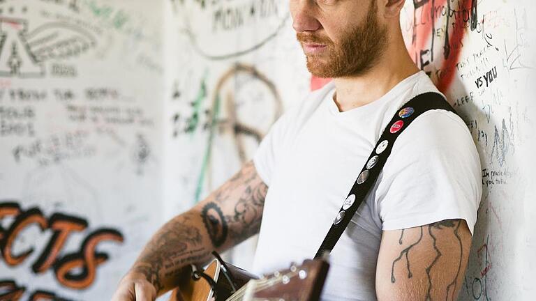 Darf beim Honky Tonk nicht fehlen: Matze Rossi spielt in St. Salvator.