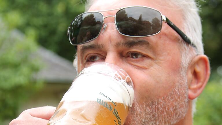 Das schmeckt! Beim Antrunk schmeckt man eine leichte zitrusfruchtige Note. Das schmeckt! Beim Antrunk schmeckt man eine leichte zitrusfruchtige Note.