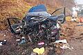 Betrunkener verursacht am Ostersonntag Unfall auf der A 70       -  Zwei Schwerverletzte sind das Ergebnis eines Unfalls, an dem ein Fiat und ein Audi TT am Ostersonntag kurz vor 6 Uhr auf der A 70 zwischen den Anschlussstellen Haßfurt und Knetzgau beteiligt waren. Ein 27-Jähriger war laut Polizeibericht mit deutlich höherer Geschwindigkeit auf einen vor ihm fahrenden Pkw aufgefahren. Beide Fahrzeuge gerieten ins Schleudern und kamen auf dem Standstreifen beziehungsweise außerhalb der Fahrbahn zum Stillstand. Bei Eintreffen der Feuerwehr hatte ein Beteiligter sein Fahrzeug bereits selbstständig verlassen können und wurde vom Rettungsdienst versorgt. Die zweite verletzte Person wurde zunächst in ihrem Auto versorgt und konnte das Fahrzeug später ebenfalls ohne Hilfe der Feuerwehr verlassen. Beim Unfallverursacher stellten die Ordnungshüter fast zwei Promille Alkohol fest, weshalb bei ihm eine Blutentnahme durchgeführt wurde. Der Führerschein des Betrunkenen konnte an der Unfallstelle nicht aufgefunden werden, landete aber schließlich doch ohne großen Aufwand beim Sachbearbeiter der Polizei, der ihn gleich an die Staatsanwaltschaft Bamberg weiterleitete. Einem Besucher einer Schweinfurter Discothek hatte ein erheblich alkoholisierter Mann etwa drei Stunden vor dem Unfall die Geldbörse mitsamt dem Führerschein in der Disco übergeben mit der festen Überzeugung, die Brieftasche würde dem Discobesucher gehören. Da dies jedoch nicht der Fall war und der Betrunkene die Geldbörse trotz mehrerer Aufforderungen nicht zurücknehmen wollte, gab sie der &bdquo;Finder&ldquo; bei der Polizei in Schweinfurt ab. Wegen Bergungsarbeiten war die A 70 zwischen den Anschlussstellen Haßfurt und Knetzgau für ungefähr 20 Minuten gesperrt. Im Einsatz waren die Feuerwehr Haßfurt mit fünf Fahrzeugen und 20 Einsatzkräften, das Rote Kreuz mit zwei Rettungswagen, eine Streife der Autobahnpolizei und drei Fahrzeuge der Autobahnmeisterei. Der bei dem Unfall entstandene Sachschaden beläuft sich laut Polizeibericht auf etwa 25 000 Euro.