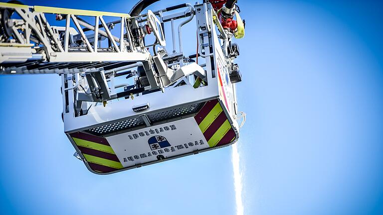 Rückt die Freiwillige Feuerwehr Karlstadt zu einem Pflichteinsatz aus, bei dem keine Menschen oder Tiere in unmittelbarer Gefahr schweben, können die Kosten erstattet werden. Rückt die Freiwillige Feuerwehr Karlstadt zu einem Pflichteinsatz aus, bei dem keine Menschen oder Tiere in unmittelbarer Gefahr schweben, können die Kosten erstattet werden.