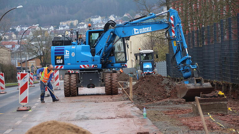 Arbeiten am Nordring - Aktuell wird der Radweg im entlang des Jack-Steinberger-Gymnasiums neu gebaut. Arbeiten am Nordring - Aktuell wird der Radweg im entlang des Jack-Steinberger-Gymnasiums neu gebaut.