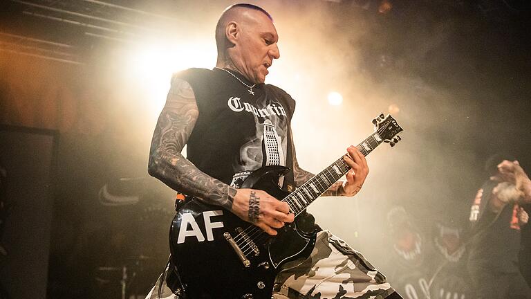 Eine Legende auf der Persistence-Tour: Gitarrist Vinni Stigma mit der Hardcore-Band Agnostic Front.