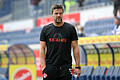 Freut sich nach dem 2:1-ERfolg beim Ligaprimus in magdeburg über den ersten Saisondreier seines Teams: Trainer Torsten Ziegner (FC Würzburger Kickers).