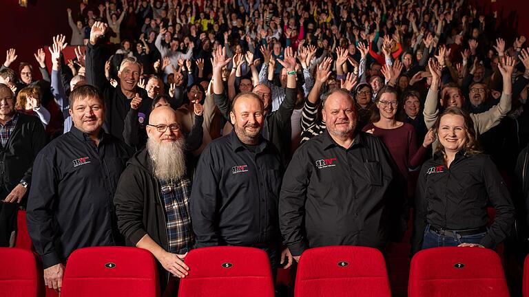 Das Team vom 'Dadord Würzburch' bei der Premiere. Von links:&nbsp;Gerald Schneider (Darsteller Kommissar Rabe), Ralf Schrüfer (Ton), Ulf Pieconka (Co-Produzent), Christian Kelle (Produzent und Darsteller) und Franziska Greulich (Regie).