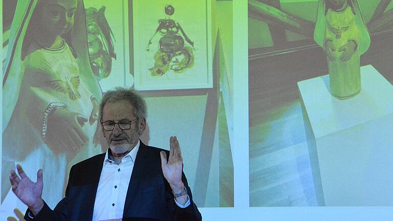 Jürgen Lenssen bei der Vorstellung im großen Sitzungssaal des Landratsamt Rhön-Grabfeld in Bad Neustadt. Jürgen Lenssen bei der Vorstellung im großen Sitzungssaal des Landratsamt Rhön-Grabfeld in Bad Neustadt.