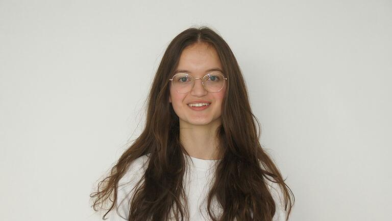 Julia Ziegler (16) aus Bad Neustadt: Ihr Traumberuf ist Politikjournalistin. Julia Ziegler (16) aus Bad Neustadt: Ihr Traumberuf ist Politikjournalistin.