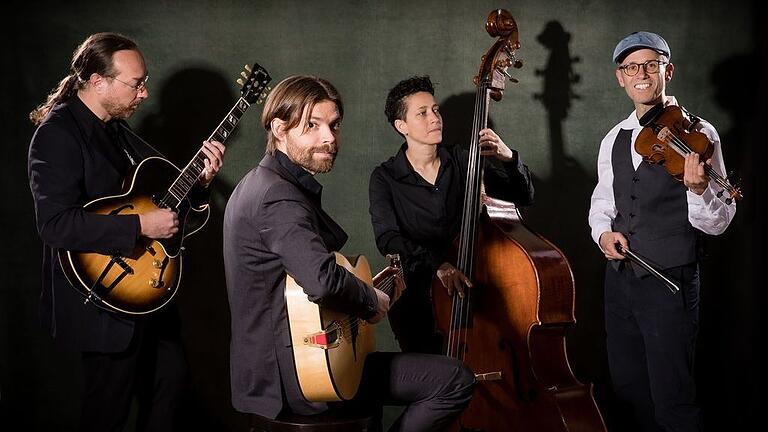 Das Ensemble Inswingtief präsentiert in Leinach akustischen Gypsy-Swing und Weltmusik. Das Ensemble Inswingtief präsentiert in Leinach akustischen Gypsy-Swing und Weltmusik.