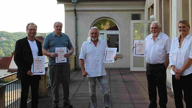 Auf dem Bild die geehrten Mitglieder (von links): Walter Willms, Werner Wolf, Heinz Öchsner, Klaus Ludorf und die 1. Vorsitzende Tina Magel.&nbsp;