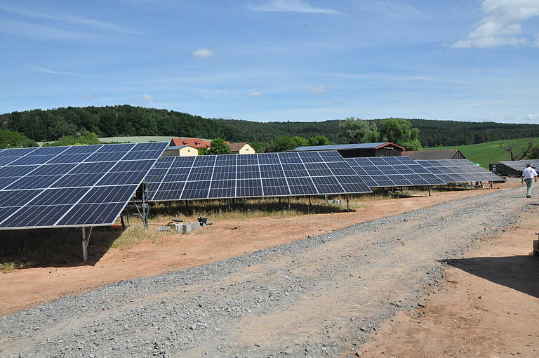 Einer von mehreren in jüngster Zeit entstandenen Solarparks in Maroldsweisach: Der Solarpark Saarhof liefert auf einer Fläche von 11 Hektar 14 Megawattstunden Strom. Einer von mehreren in jüngster Zeit entstandenen Solarparks in Maroldsweisach: Der Solarpark Saarhof liefert auf einer Fläche von 11 Hektar 14 Megawattstunden Strom.