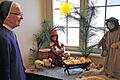 Upcycling: Eine Krippe hat Sr. Eusigna selbst gefertigt aus Material-Resten, Anlass war ein Krippenweg, bei dem sich die Oberzeller Schwestern beteiligen wollten.