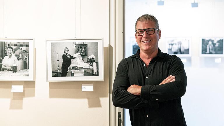 Der Marktheidenfelder Fotograf Christian Schwab (53 Jahre) hat für eine Ausstellung im Franck-Haus 50 Persönlichkeiten der Stadt fotografiert.