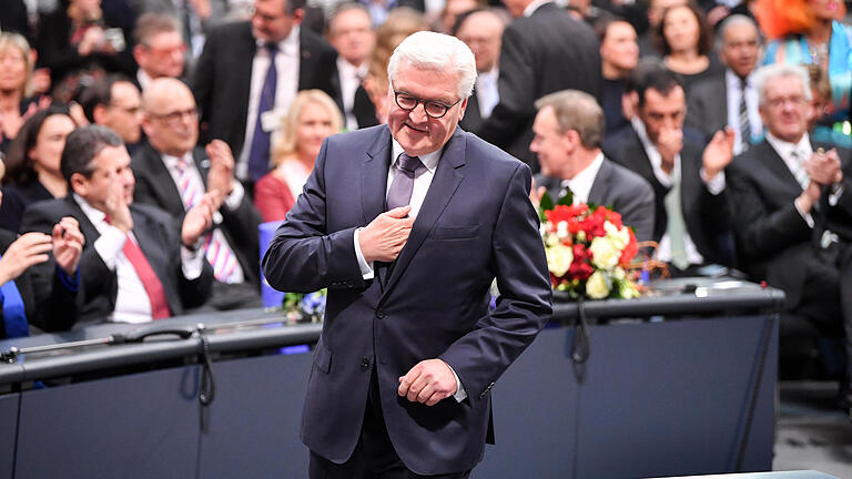 Wahl des Bundespräsidenten       -  Sieben Monate vor der Bundestagswahl ist Ex-Außenminister Steinmeier zum Staatsoberhaupt gewählt worden.