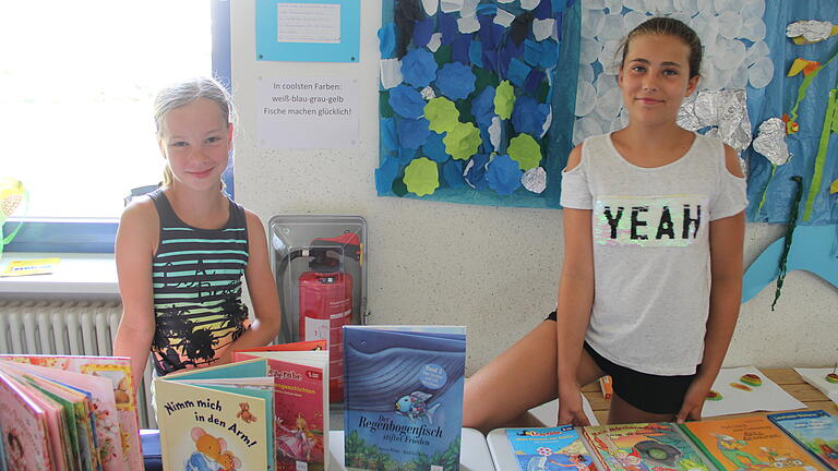 Gut gemixter Bücherflohmarkt in Grundschule Kitzingen-Siedlung