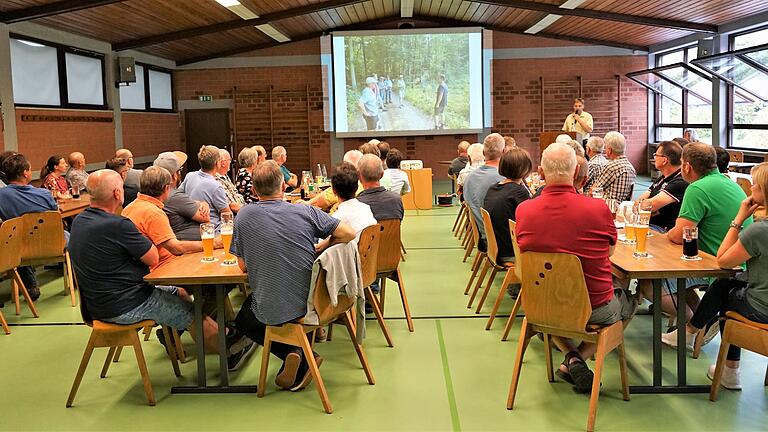 Viele Anliegen wurden bei der Bürgerversammlung in Tiefenthal angesprochen. Viele Anliegen wurden bei der Bürgerversammlung in Tiefenthal angesprochen.
