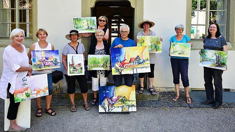 Einen ganzen Nachmittag arbeiteten die neun Mitglieder des Colorium Forums an ihren Aquarellen mit Mellrichstädter Motiven, nämlich (von links) Sigrid Schwesinger aus Lüneburg, Martina Grötsch aus Cham, Ingi Wahl aus Oldenburg, Marianne Bauer aus Ostheim, Gudrun Röhm aus Lohr, Günter Haslbeck aus Cham, Brigitte Wukowojac aus Mellrichstadt, und Eveline Schildknecht sowie Elisabeth Roling, beide aus Winterthur.