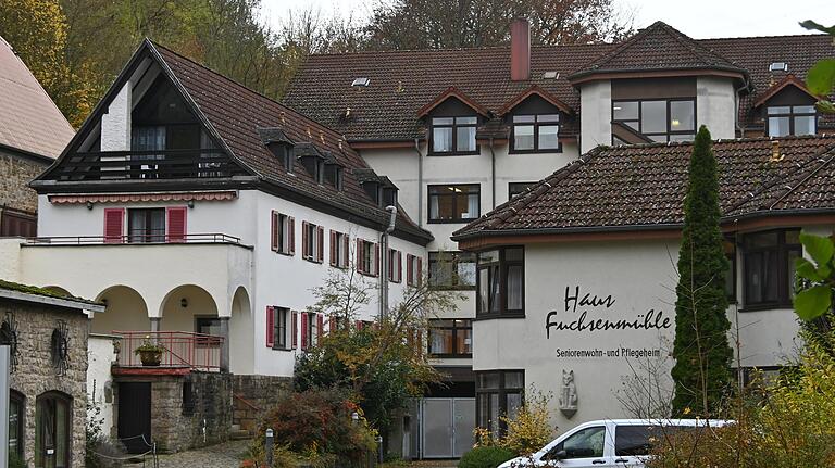 Im Seniorenzentrum Haus Fuchsenmühle in Ochsenfurt kam es zu einem massiven Corona-Ausbruch.