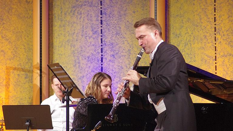 Das „Duo SeEle“ im Rossini-Saal - Das „Duo SeEle“ im Rossini-Saal Das „Duo SeEle“ im Rossini-Saal - Das „Duo SeEle“ im Rossini-Saal