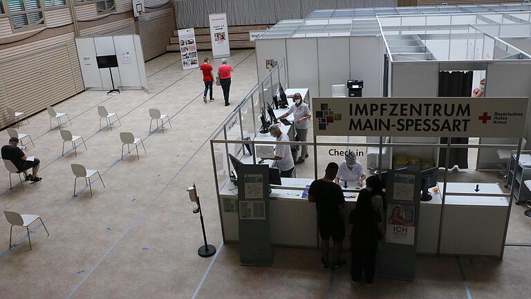 Das Impfzentrum Main-Spessart befindet sich in der Spessarttorhalle in Lohr. Das Impfzentrum Main-Spessart befindet sich in der Spessarttorhalle in Lohr.