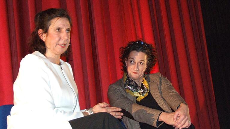 Heidi Friedrich (links) und Birgit Süß zogen als Adelsexpertinnen über die Royals und die Oberschicht her.