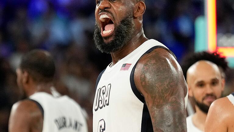 Paris 2024 - Basketball       -  LeBron James schaffte zweistellige Werte bei Punkten, Rebounds und Assists.